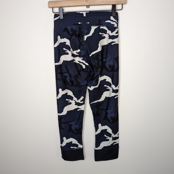 The Upside Cropped Blue Camo Leggings | Size 4 - Picture 7 of 7
